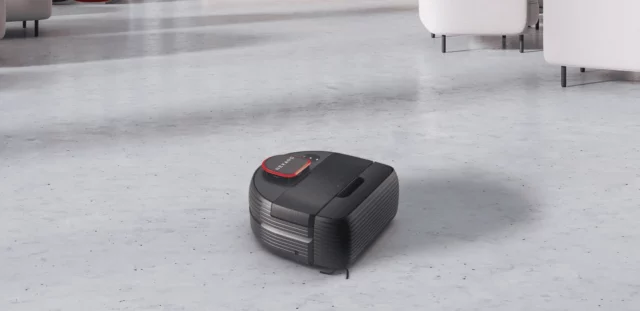 Reinigungsroboter Nexaro NR1700 von RoboPlanet saugt Hotel Lobby